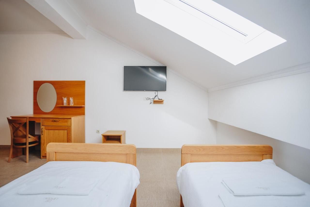 Гостевой дом Eco Winery Lipovac Apartments Цетине