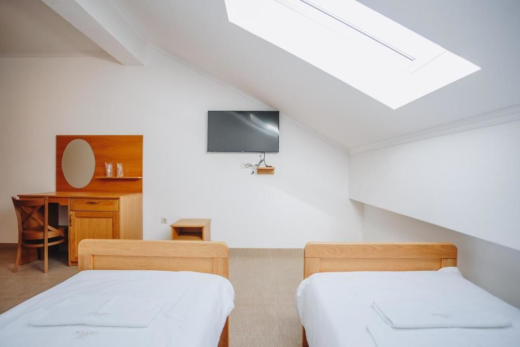 Гостевой дом Eco Winery Lipovac Apartments Цетине