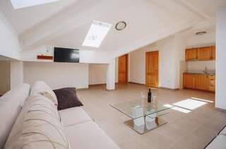 Гостевой дом Eco Winery Lipovac Apartments Цетине Улучшенные апартаменты-4
