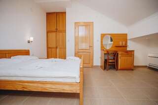Гостевой дом Eco Winery Lipovac Apartments Цетине Улучшенные апартаменты-12