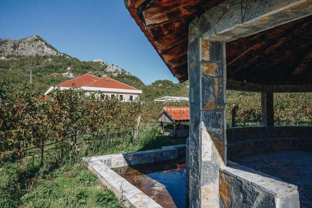 Гостевой дом Eco Winery Lipovac Apartments Цетине-12